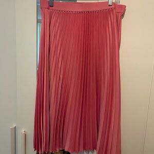 Brand new H&M pleated skirt